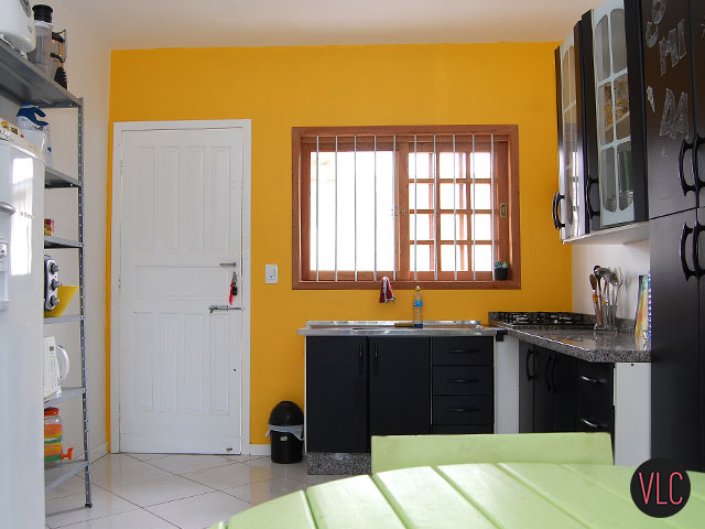 cozinha pequena parede pintada