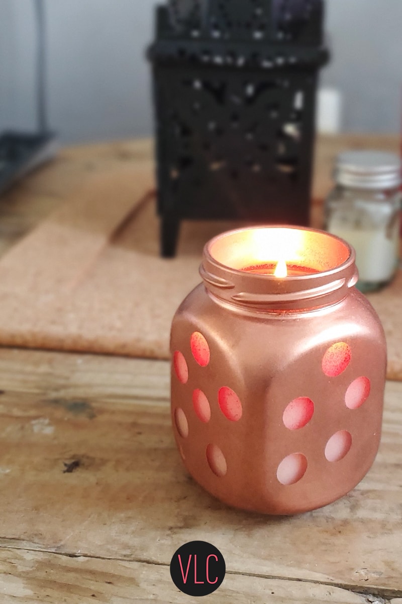 use velas aromáticas para preparar a casa para o inverno